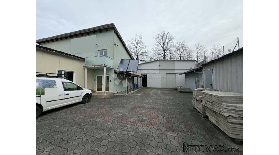 Poslovno stambena zgrada - Permani