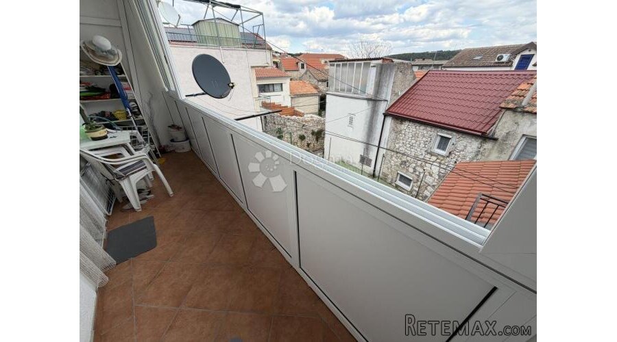 Tisno – Kuća u nizu na odličnoj lokaciji - 2