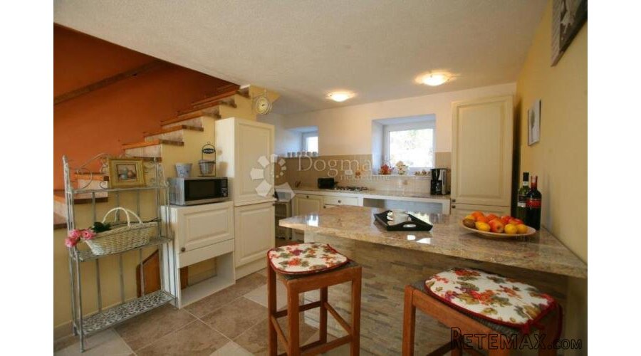 Prekrasna istarska villa s bazenom, 220 m² i 5 en-suite spav - 3