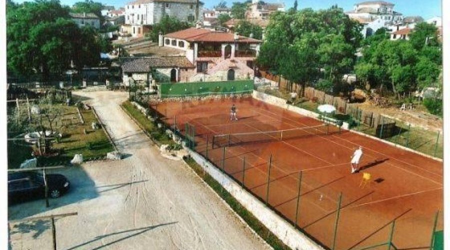Autohtono seosko imanje sa tenis terenom - 8