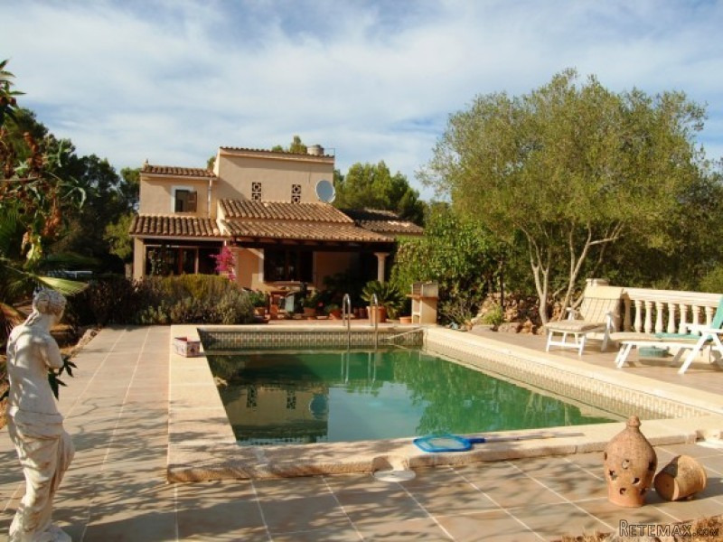 Well-Kept Country House With Pool In..