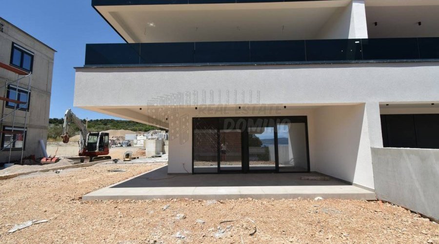 Apartman u novogradnji s okućnicom! Grad Krk! - 2