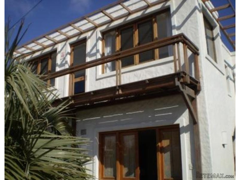 4 Bedroom House - For Rent - Peninsula - 2