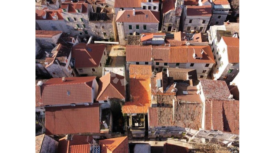 TROGIR- KUĆA U STAROJ JEZGRI GRADA - 3