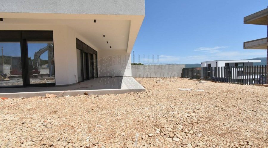Apartman u novogradnji s okućnicom! Grad Krk! - 5