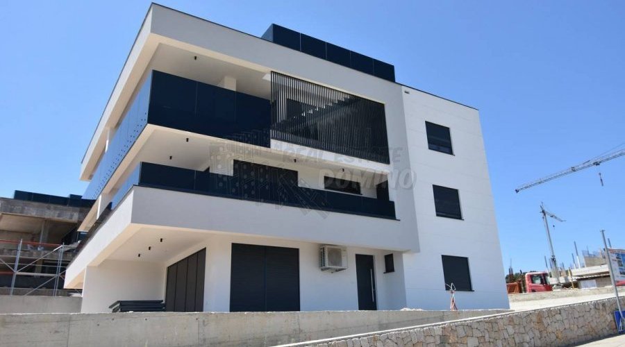 Apartman u novogradnji s okućnicom! Grad Krk! - 7