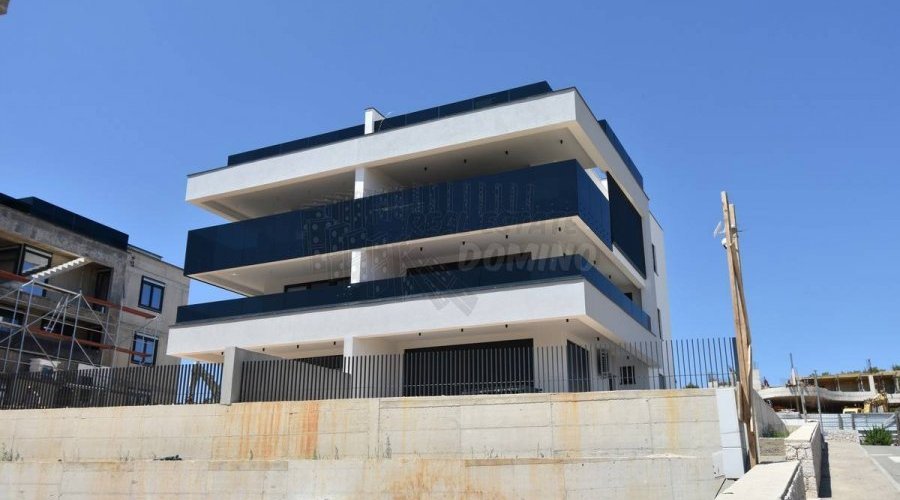 Apartman u novogradnji s okućnicom! Grad Krk! - 8