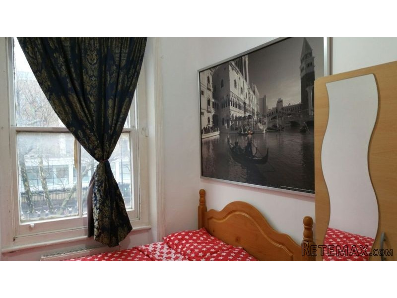 Small Double Room In Whitechapel - 2