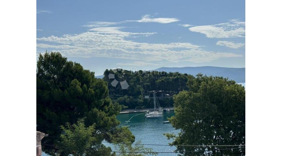 GRAD KRK KUĆA U STAROJ JEZGRI