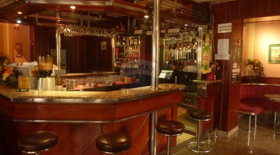 Caffe bar, poslovni prostor i stan