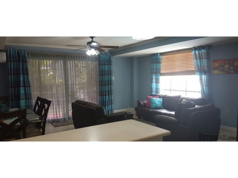 Townhouse for rent in Springbank Villas
