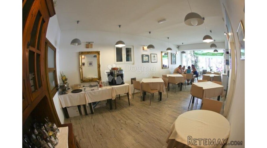 Restoran-prvi red do mora - 2