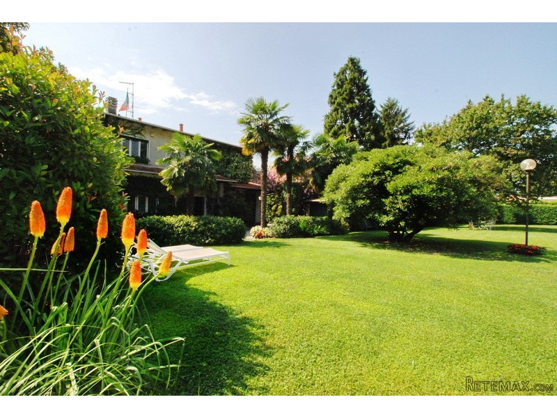 In A Sunny Position Villa In Lesa