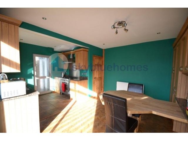 House - This is a FANTASTIC 3 bedroom..