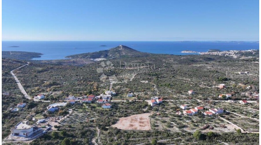 Građevinsko zemljište od 1285m2 u zaleđu Primoštena - 3