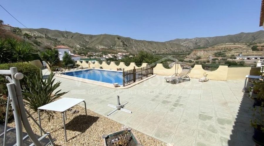 NEW LISTING TO VOSS HOMES - A lovingly maintained &.. - 11
