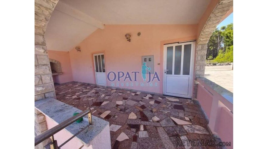 Vir, kuća 2 apartmana, 2 garaže i velika okućnica - 11