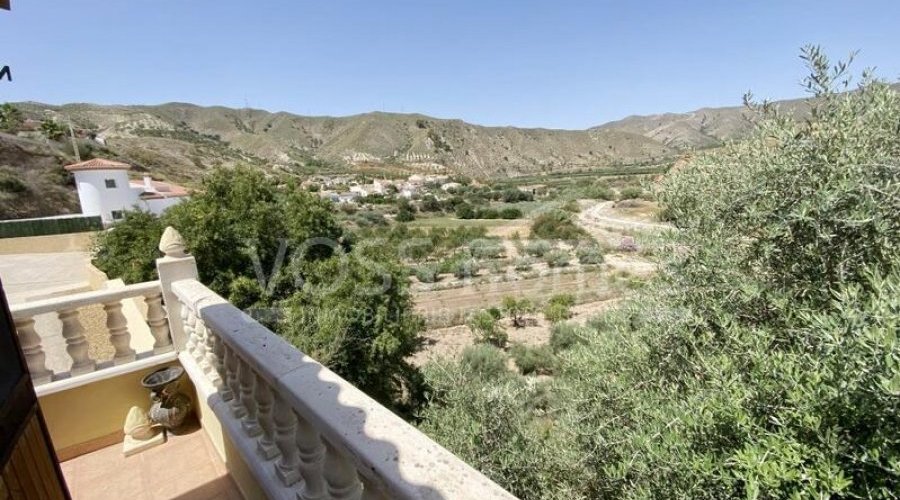 NEW LISTING TO VOSS HOMES - A lovingly maintained &.. - 13