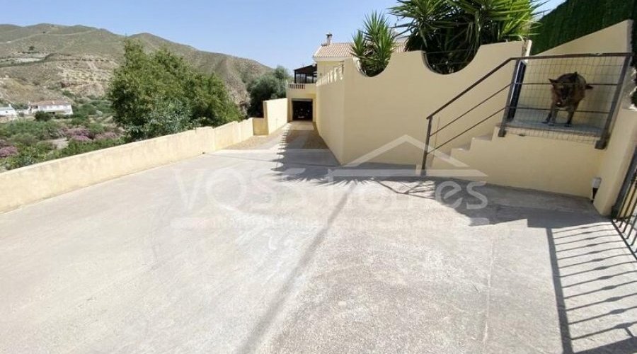 NEW LISTING TO VOSS HOMES - A lovingly maintained &.. - 14