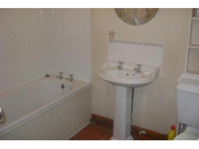 2 Bed House To Let