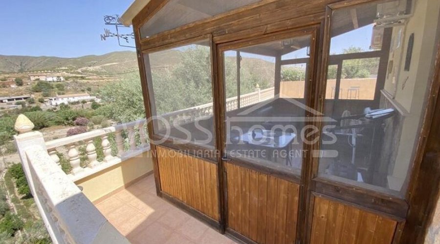 NEW LISTING TO VOSS HOMES - A lovingly maintained &.. - 18