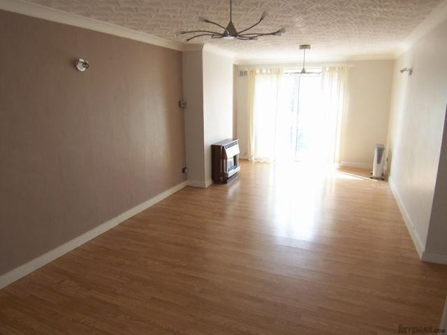3 Bedrooms - House - Kent - For Rent - 2