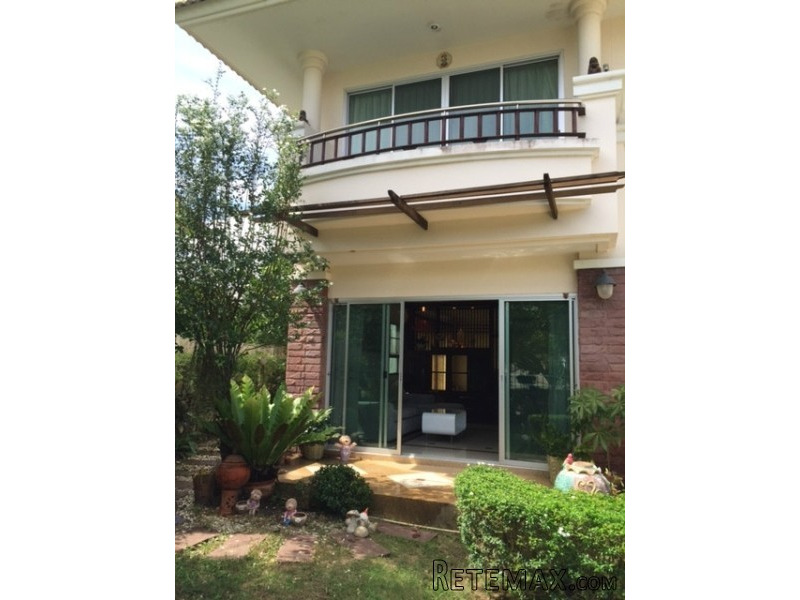Cool 3 Bedroom Detached House in..