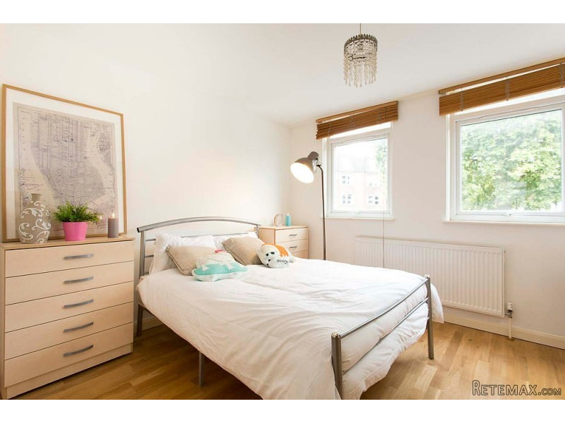 Twin for couple near Westbourne Park..