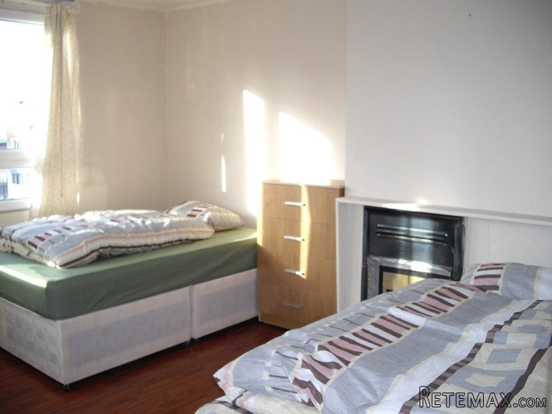 Double room, Zone 2, Poplar (share or..