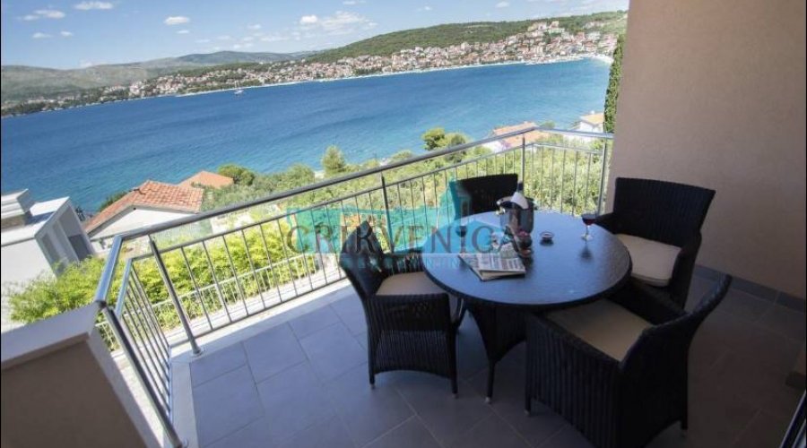 Čiovo, kuća sa 5 apartmana na 50 metara od mora - 3