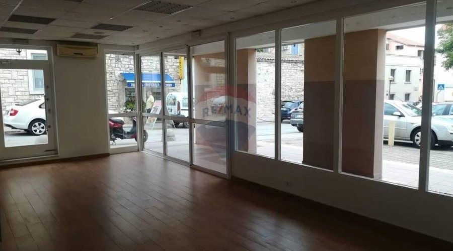 Exluzivno! Poslovni prostor u centru grada, 1. red do mora - 4
