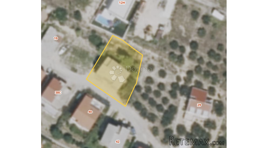 Troetažna kuća s velikim potencijalom, roh bau - 2