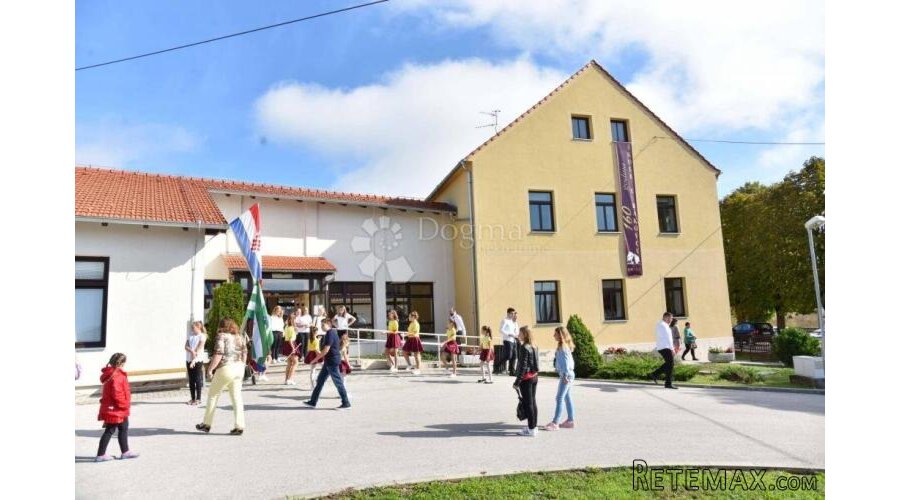 GRAĐEVINSKO ZEMLJIŠTE KOD ČVORA SVETA HELENA - 2