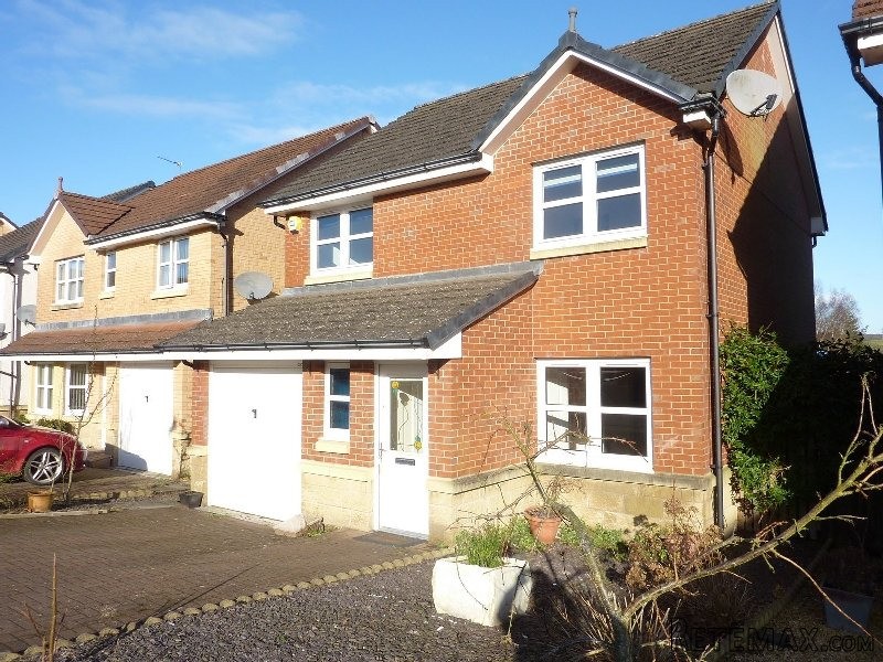 3 Bedrooms - Detached - For Rent