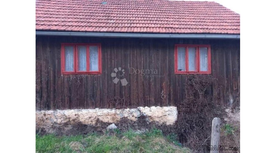 Drvena starina na parceli od 600 m2 u Ogulinu - 3