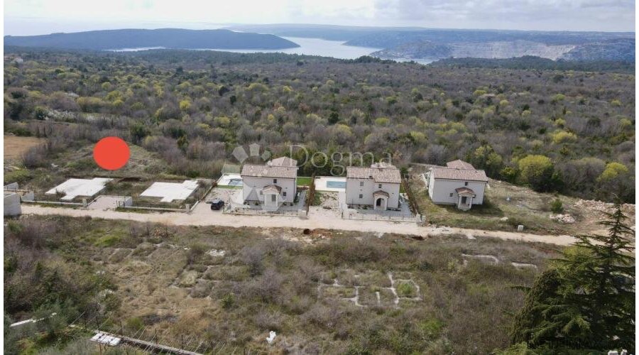 Teren sa građevinskom dozvolom i plaćenim komunalijama - 2