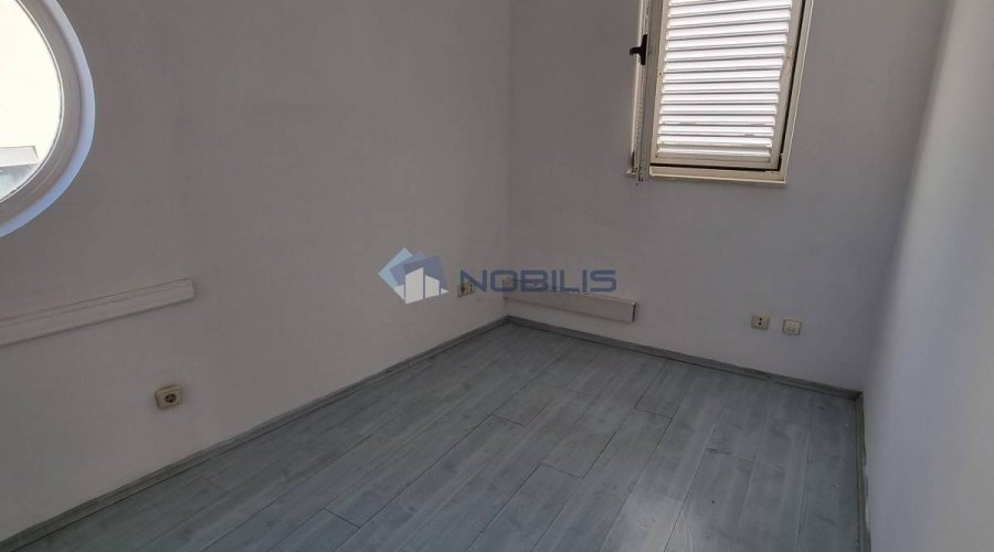 Dubrovnik, Batala, p. prostor/stan - 47m2, 2.kat, lift - 6