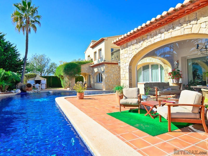 6 Bedrooms - Finca - Alicante - For Sale