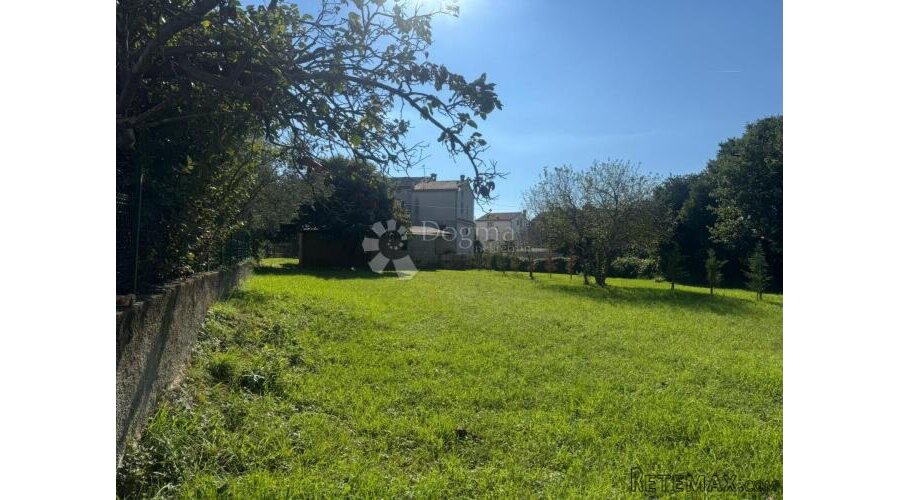 Građevinsko zemljište u blizini Poreča na mirnoj lokaciji - 2