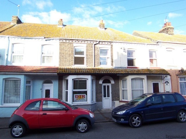 3 bedroom house in QUEENBOROUGH