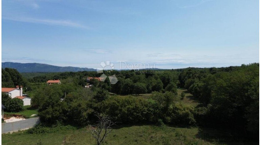 LABIN,okolica,veliko građevinsko zemljište na rubu sela - 2