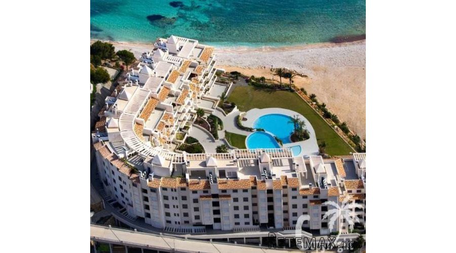 An impressive front beach complex under construction..