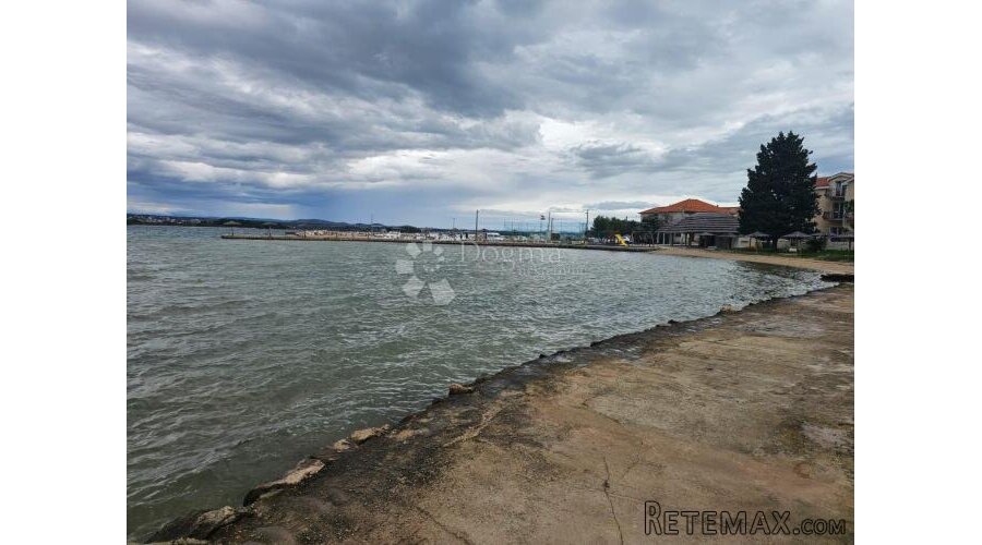 Pašman građevinsko zemljište 150m od mora - 2