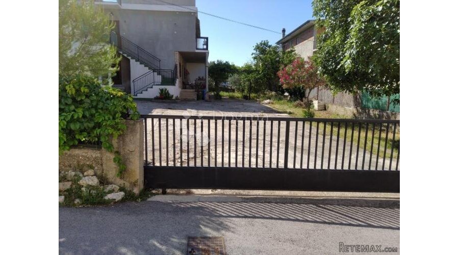 Kuća u Brodarici