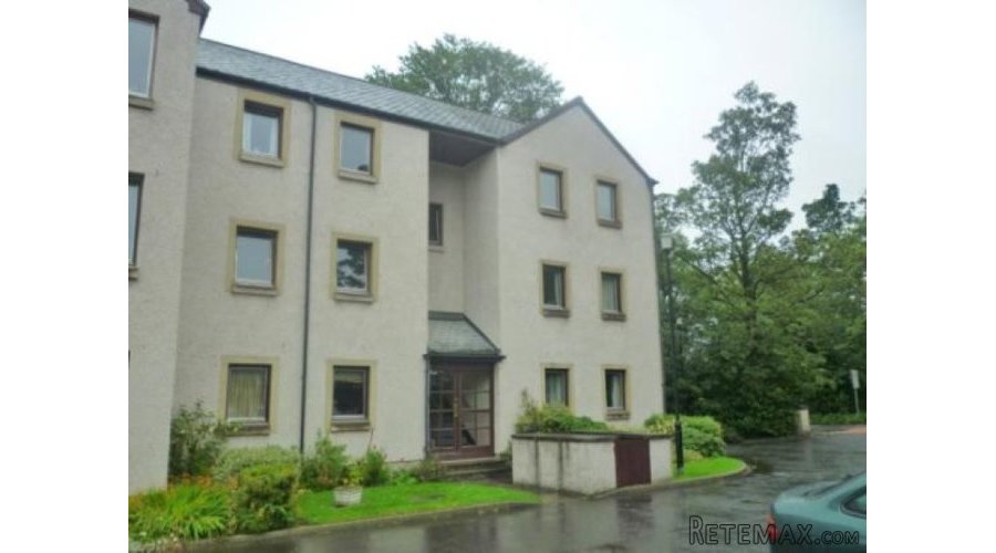 2 bedroom, top floor flat
