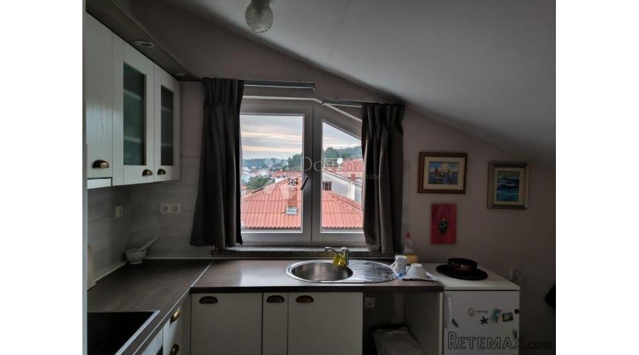 Dvosoban stan na odličnoj lokaciji u Palitu blizu Šarengrada - 2
