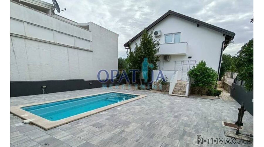 Vir, kuća sa 2 apartmana i bazenom južna strana blizu mora - 2