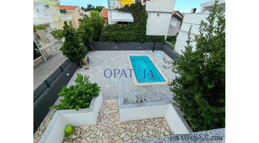 Vir, kuća sa 2 apartmana i bazenom južna strana blizu mora - 3