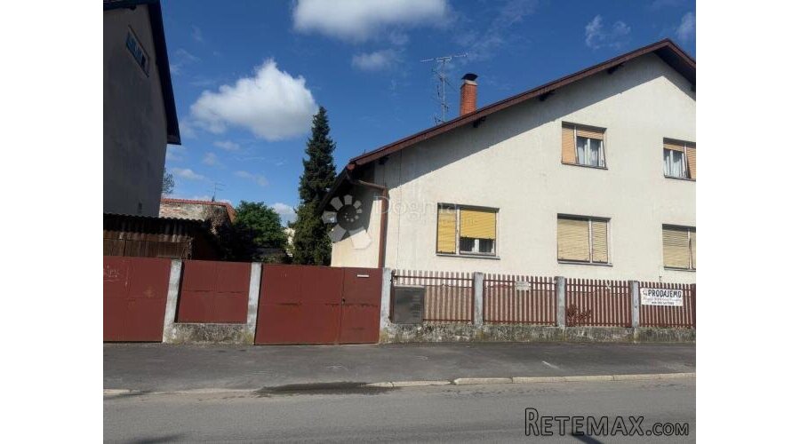 KUĆA S TRI ODVOJENA STANA - 2