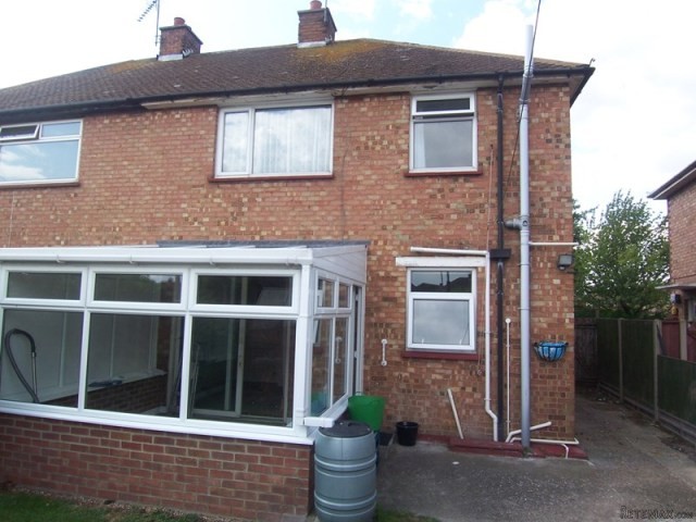 3 bedroom house in SHEERNESS - 2